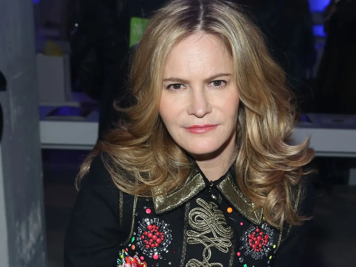 jennifer jason leigh